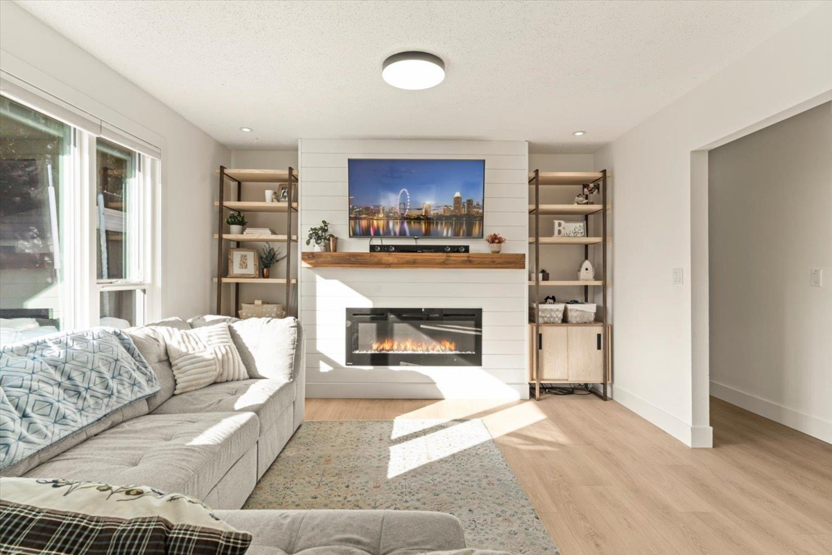 Family Room Photo of 6111 Dundee Place, Chilliwack, BC