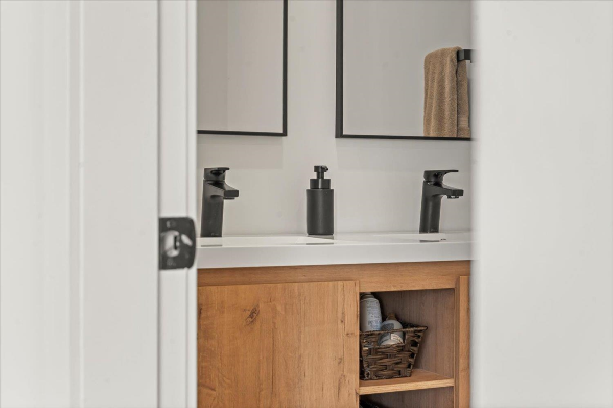 Front Yard Photo of 6111 Dundee Place, Chilliwack, BC