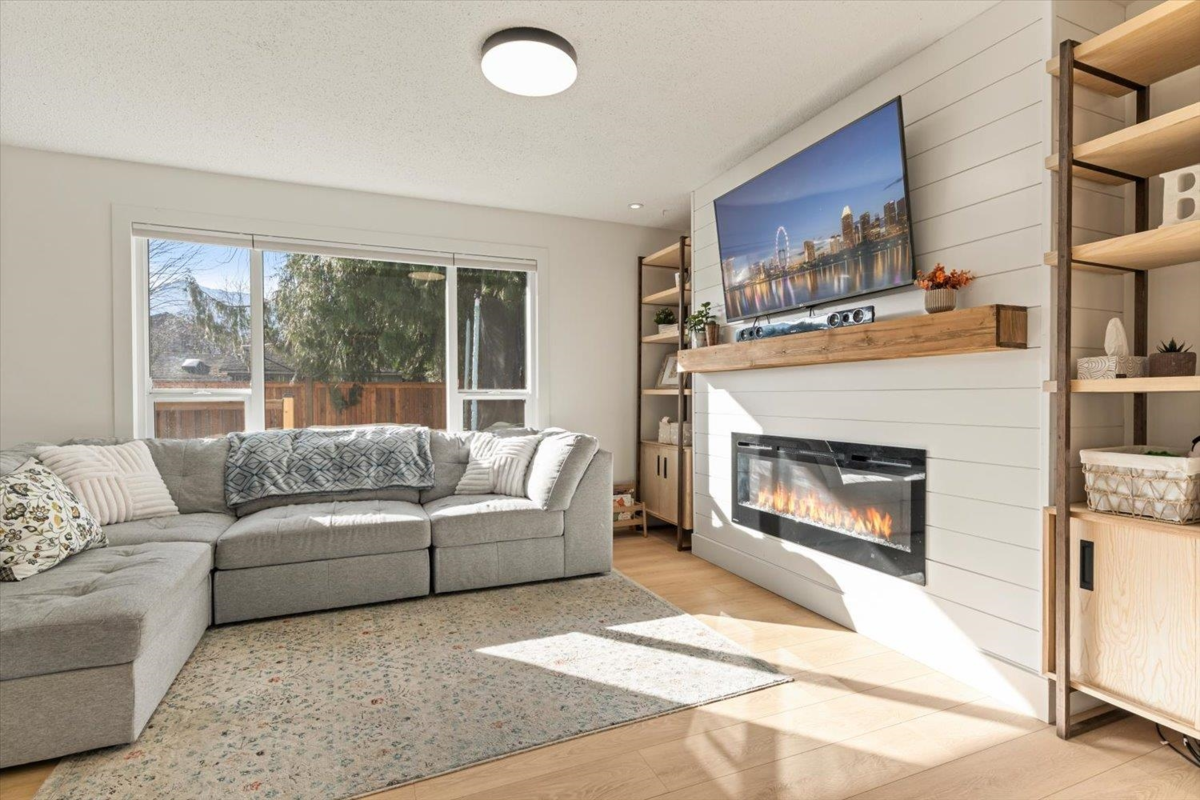 Kitchen Photo of 6111 Dundee Place, Chilliwack, BC