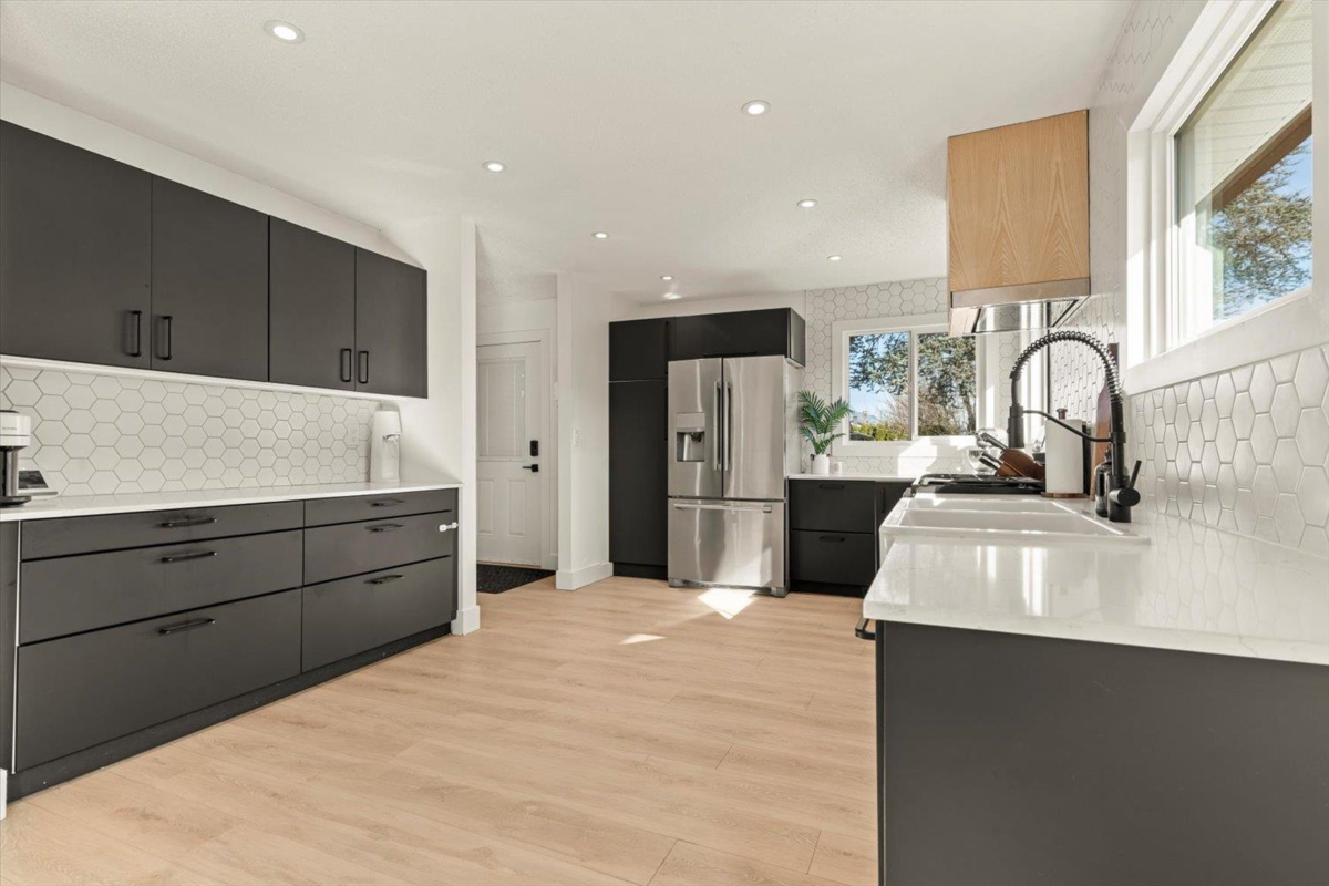 Walk-In Closet Photo of 6111 Dundee Place, Chilliwack, BC