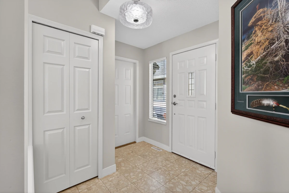 Dining Area Photo of 53 19649 53 Avenue, Langley, BC