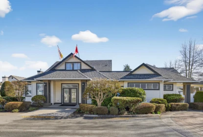 Swimming Pool Photo of 53 19649 53 Avenue, Langley, BC