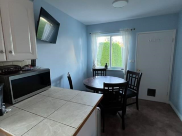 Kitchen Island Photo of 447 E 30th Avenue, Vancouver, BC