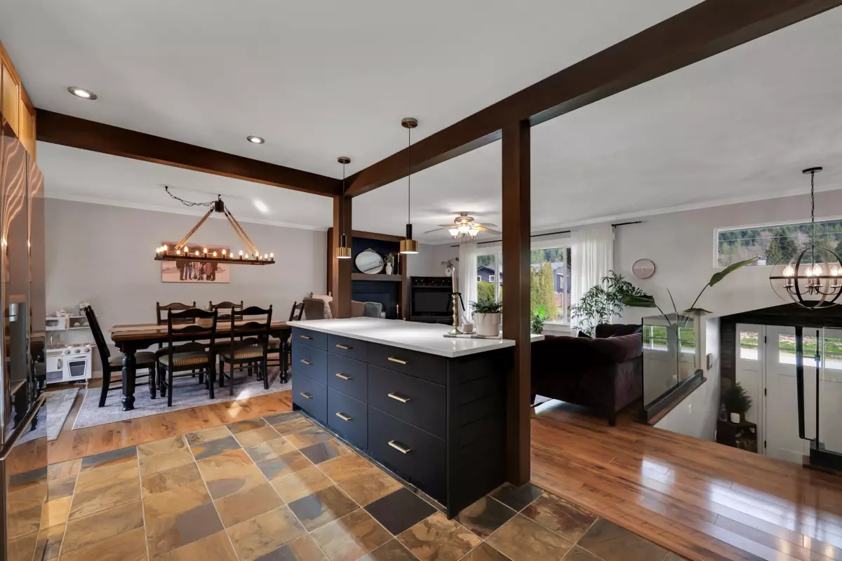 Family Room Photo of 38101 Chestnut Avenue, Squamish, BC