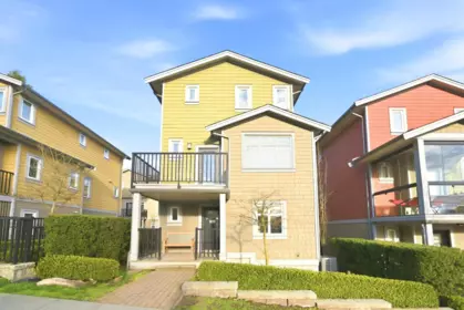 102 1311 Hachey Avenue, Coquitlam, BC, Coquitlam — Townhouse for sale