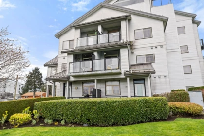 Front Yard Photo of 202 6233 London Road, Richmond, BC