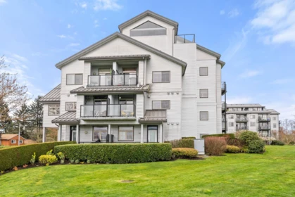 Garden / Landscaping Photo of 202 6233 London Road, Richmond, BC