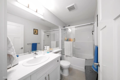 Hallway Photo of 11263 243b Street, Maple Ridge, BC
