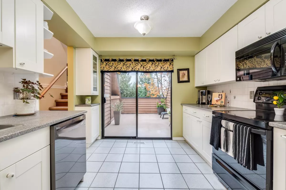 Family Room Photo of 507 Cambridge Way, Port Moody, BC