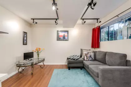 Hallway Photo of 507 Cambridge Way, Port Moody, BC