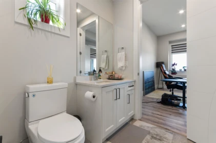 Guest Bathroom Photo of 51150 Farmers Way, Chilliwack, BC