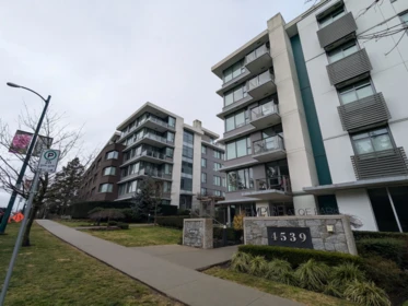 Laundry Room Photo of 202 505 W 30th Avenue, Vancouver, BC