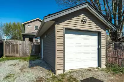 Swimming Pool Photo of 34660 4th Avenue, Abbotsford, BC