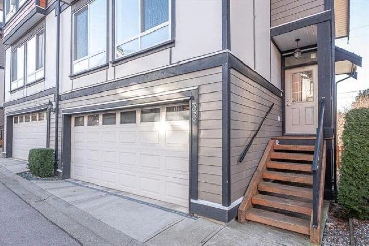 Living Room Photo of 33 6378 142 Street, Surrey, BC