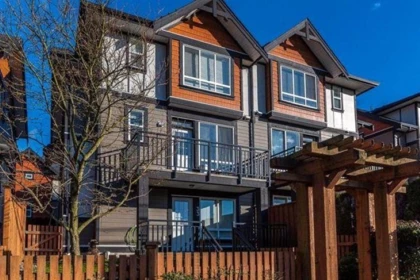Hot Tub / Spa Photo of 33 6378 142 Street, Surrey, BC