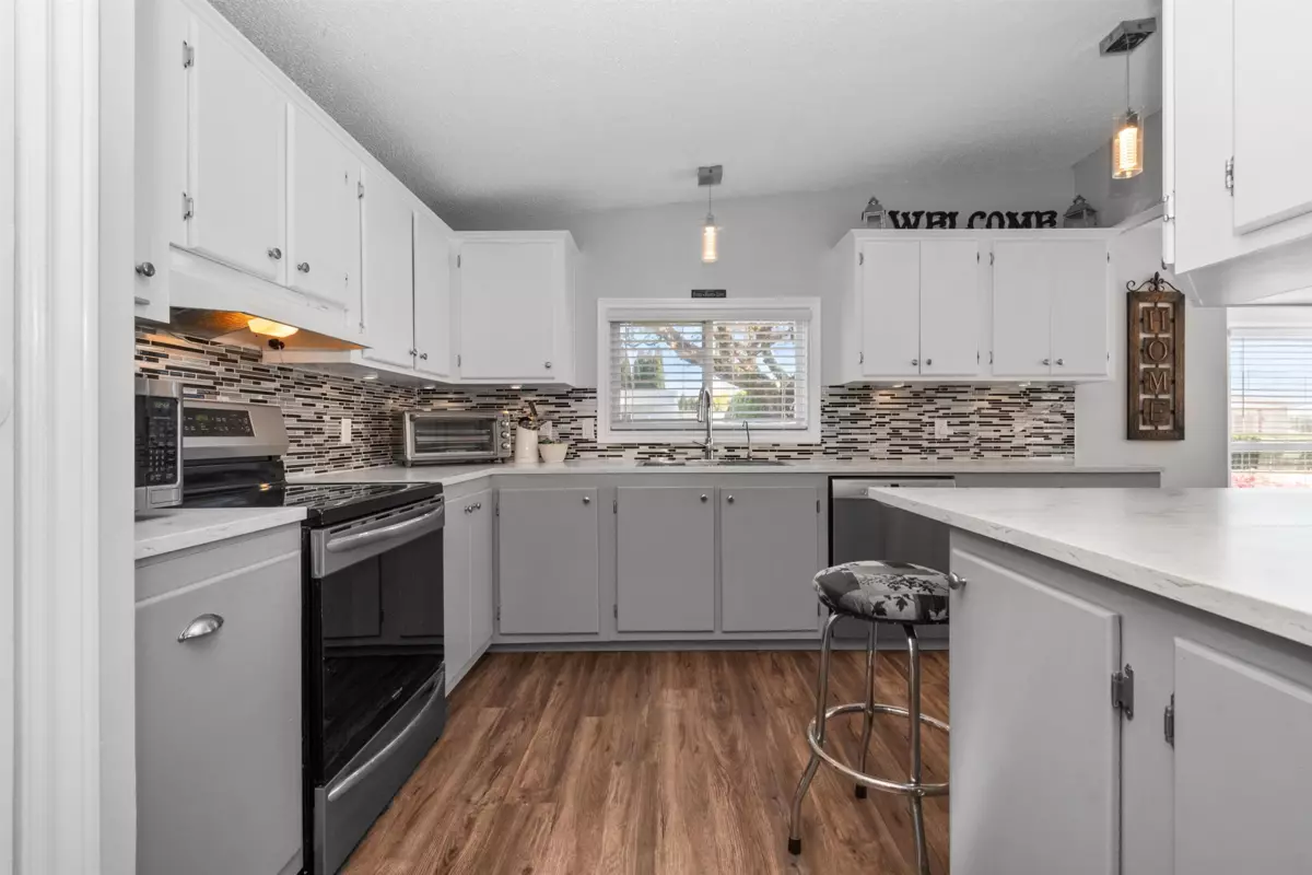 Family Room Photo of 13 41168 Lougheed Highway, Mission, BC