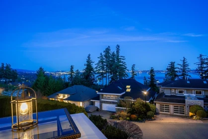 Guest Bathroom Photo of 5431 West Vista Court, West Vancouver, BC