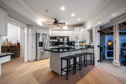 Kitchen Island Photo of 5431 West Vista Court, West Vancouver, BC