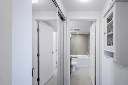 Hallway Photo of 1508 13325 102a Avenue, Surrey, BC