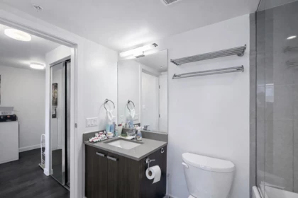 Primary Bedroom Photo of 1508 13325 102a Avenue, Surrey, BC