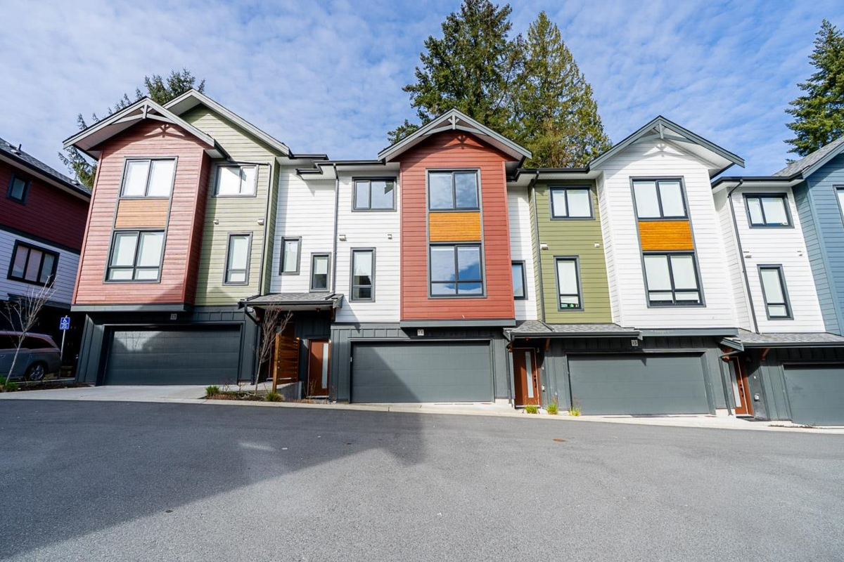 Family Room Photo of 14 10527 155 Street, Surrey, BC