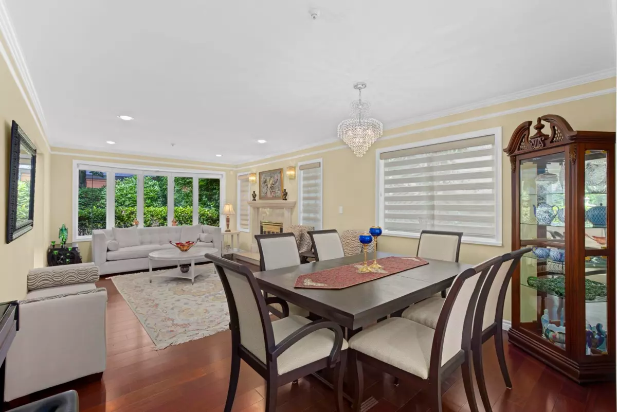 Dining Area Photo of 1426 Fulton Avenue, West Vancouver, BC