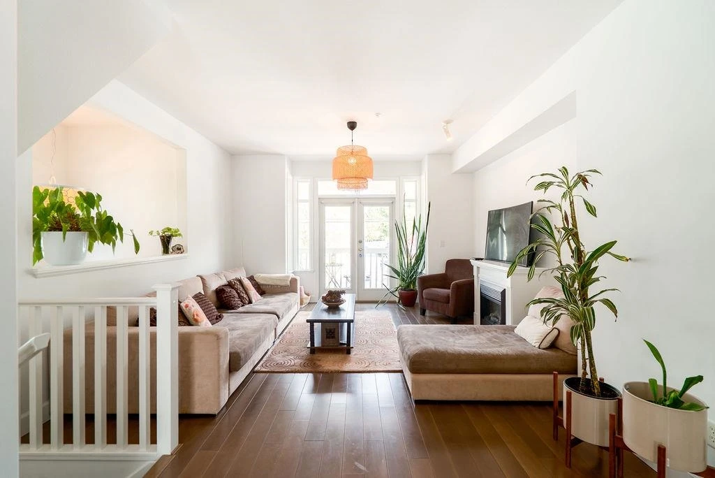 Dining Area Photo of 1 4388 Moncton Street, Richmond, BC