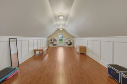 Hallway Photo of 18012 99a Avenue, Surrey, BC
