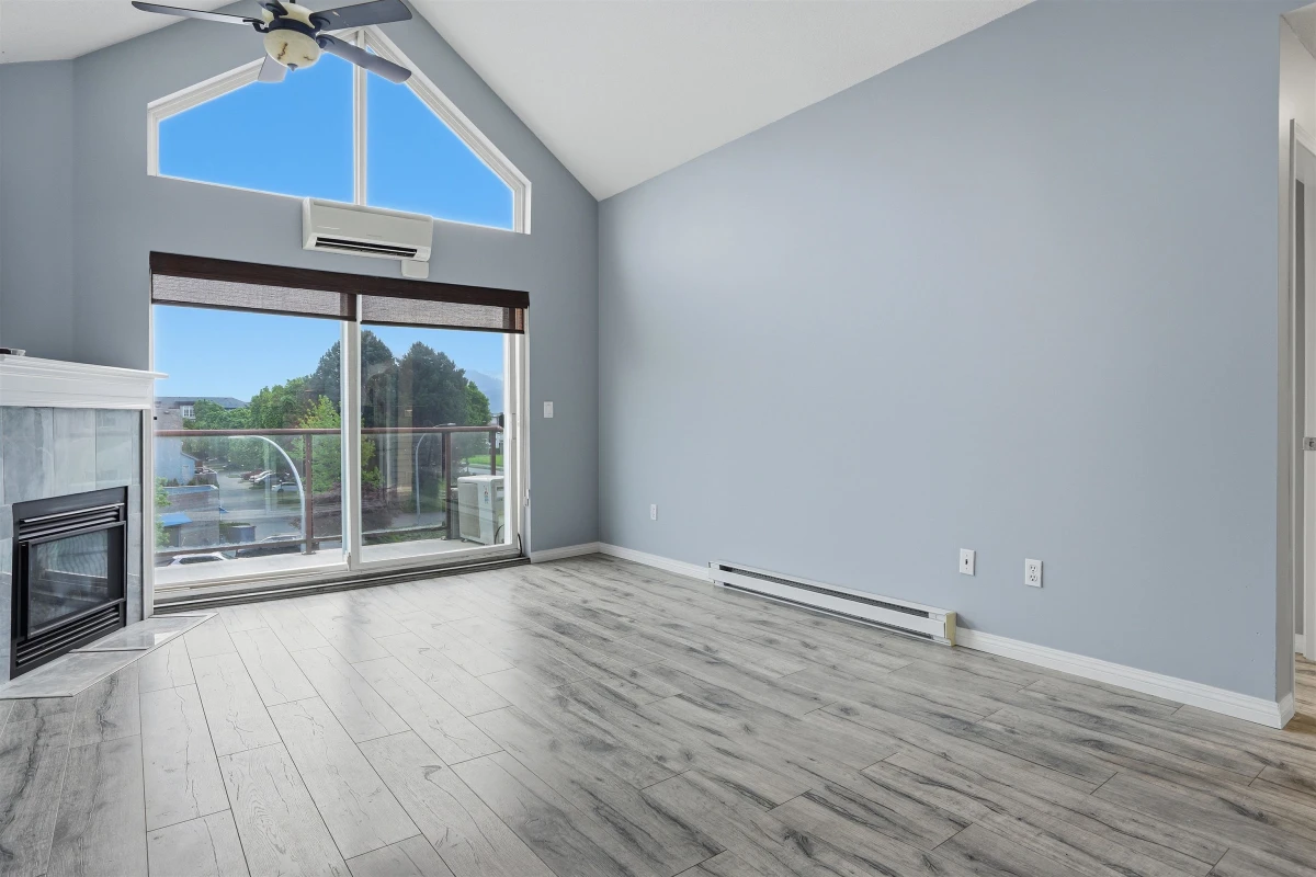 Family Room Photo of 413 45520 Knight Road, Chilliwack, BC