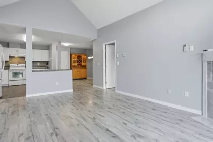 413 45520 Knight Road, Chilliwack, BC, Chilliwack — Apartment/Condo for sale