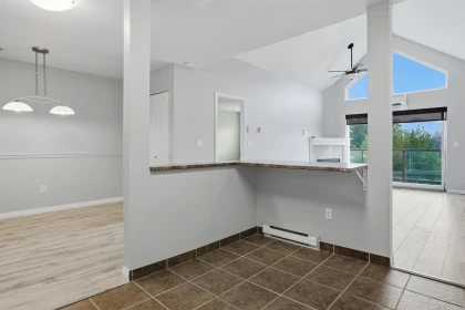 Kitchen Island Photo of 413 45520 Knight Road, Chilliwack, BC