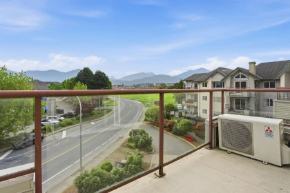 Laundry Room Photo of 413 45520 Knight Road, Chilliwack, BC