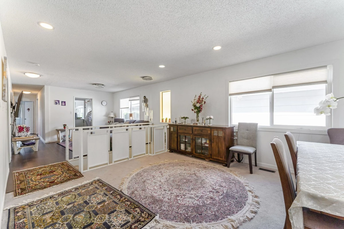 Family Room Photo of 1949 Mahon Avenue, North Vancouver, BC