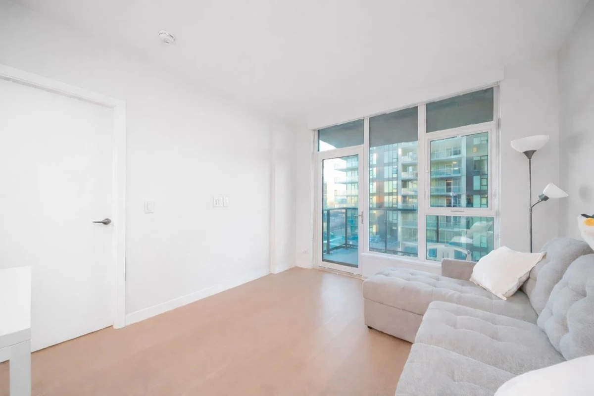 Dining Area Photo of 909 2108 Gilmore Avenue, Burnaby, BC