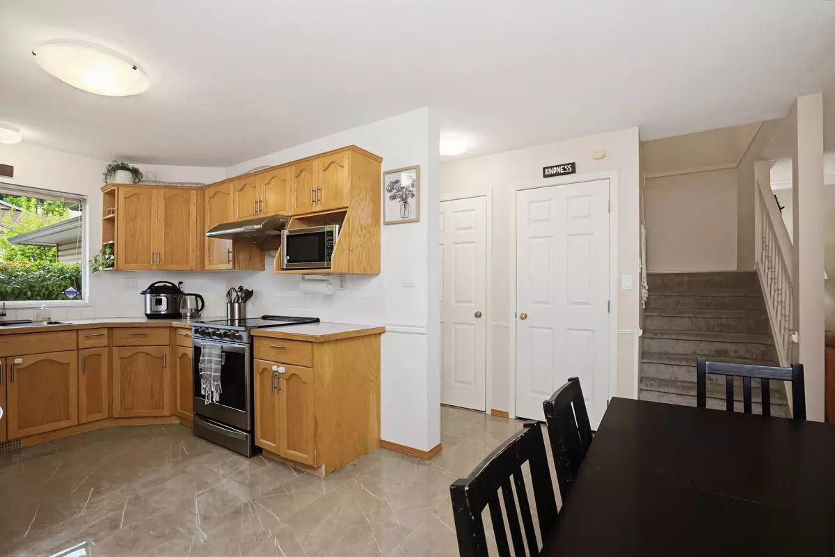 Family Room Photo of 15 2023 Winfield Drive, Abbotsford, BC