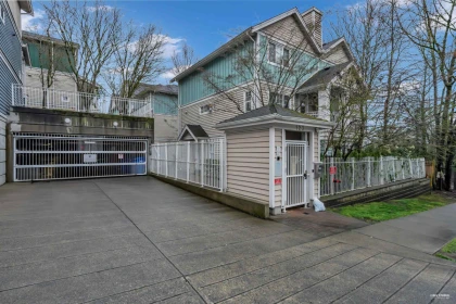 Backyard Photo of 19 123 Seventh Street, New Westminster, BC