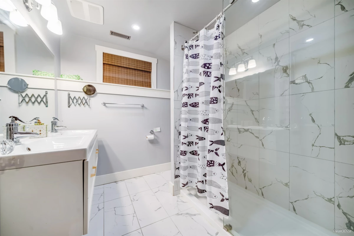Guest Bathroom Photo of 1570 East Road, Anmore, BC