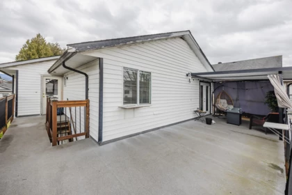 Front Yard Photo of 20492 Thorne Avenue, Maple Ridge, BC
