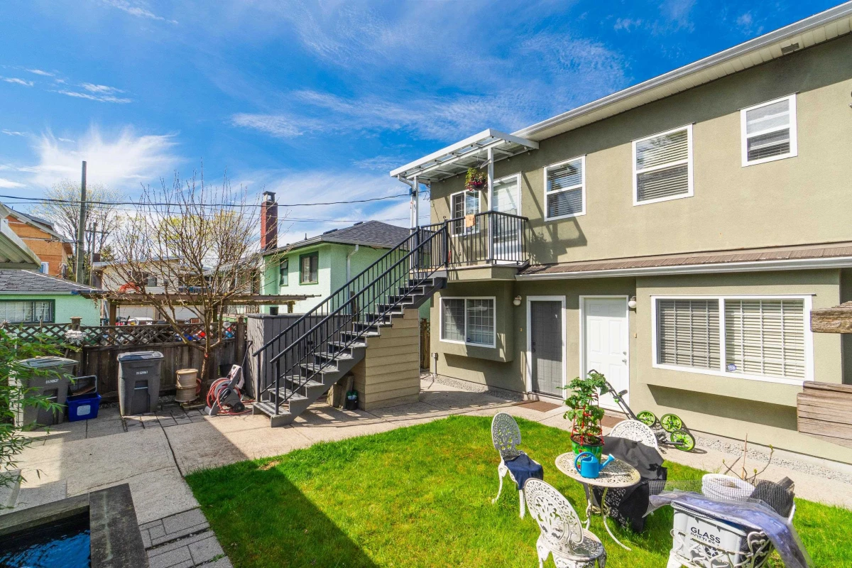 Family Room Photo of 952 E 31st Avenue, Vancouver, BC