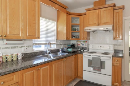 Hot Tub / Spa Photo of 952 E 31st Avenue, Vancouver, BC