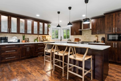 Kitchen Island Photo of 46750 Chilliwack Lake Road, Sardis - Chwk River Valley, BC