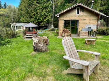 Kitchen Island Photo of 650 Tumbo Channel Road, Saturna Island, BC