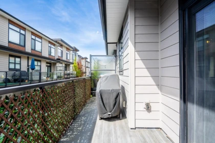 Walk-In Closet Photo of 191 16488 64 Avenue, Surrey, BC