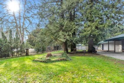 Community Amenities Photo (Clubhouse) of 13292 232 Street, Maple Ridge, BC