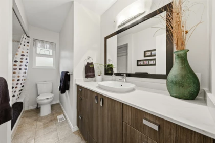 Entry Foyer Photo of 2563 Ashurst Avenue, Coquitlam, BC