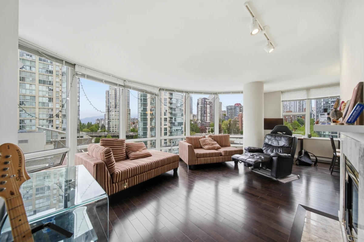 Family Room Photo of 1309 1500 Hornby Street, Vancouver, BC