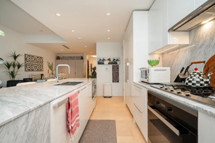 Kitchen Island Photo of 602 1501 Foster Street, White Rock, BC