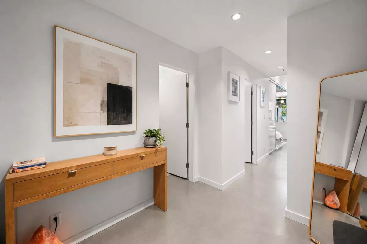 Dining Area Photo of 409 53 W Hastings Street, Vancouver, BC
