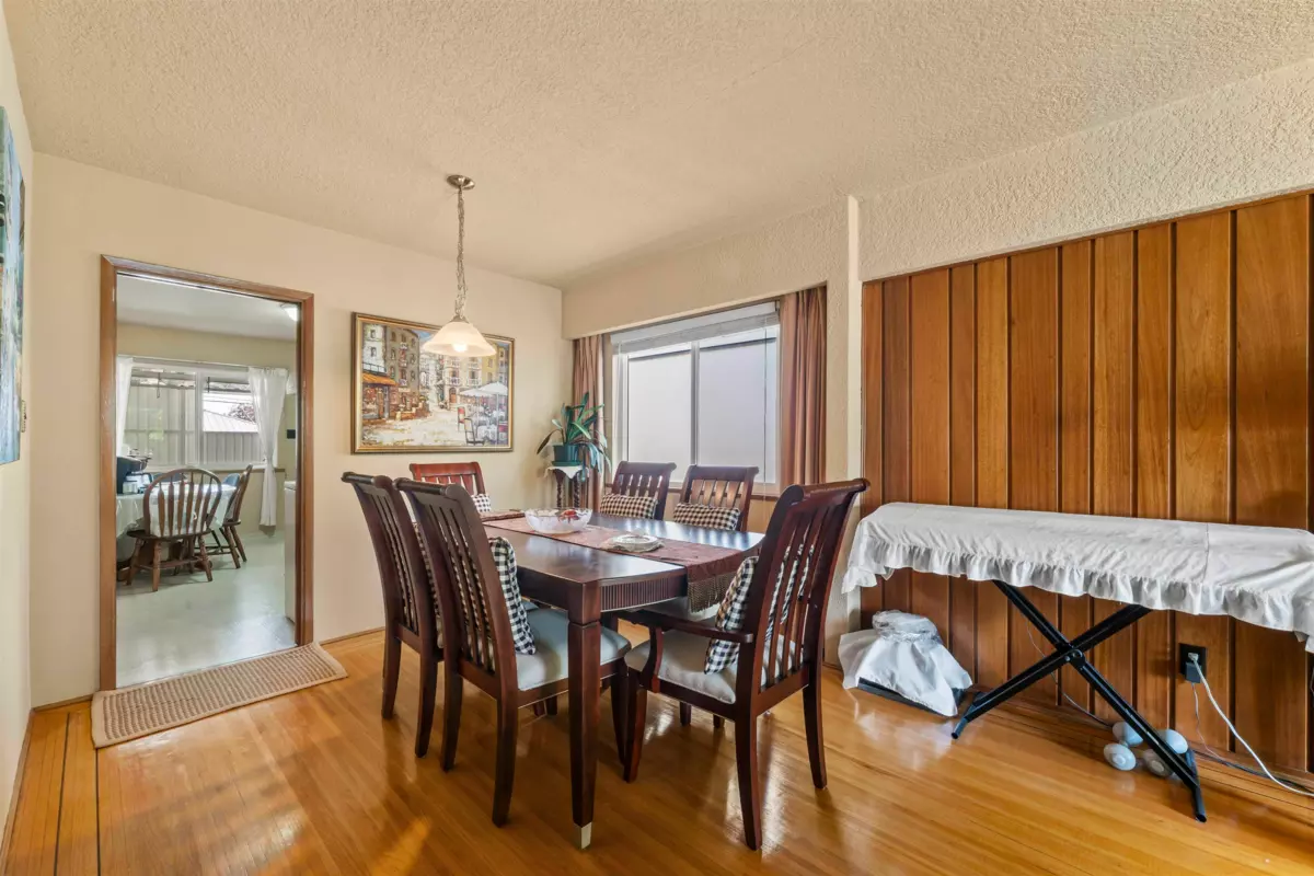 Living Room Photo of 2666 Waverley Avenue, Vancouver, BC