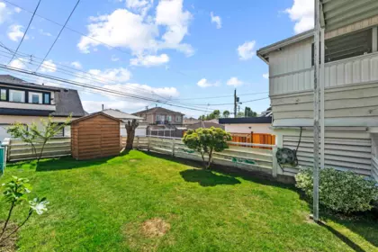 Garden / Landscaping Photo of 2666 Waverley Avenue, Vancouver, BC